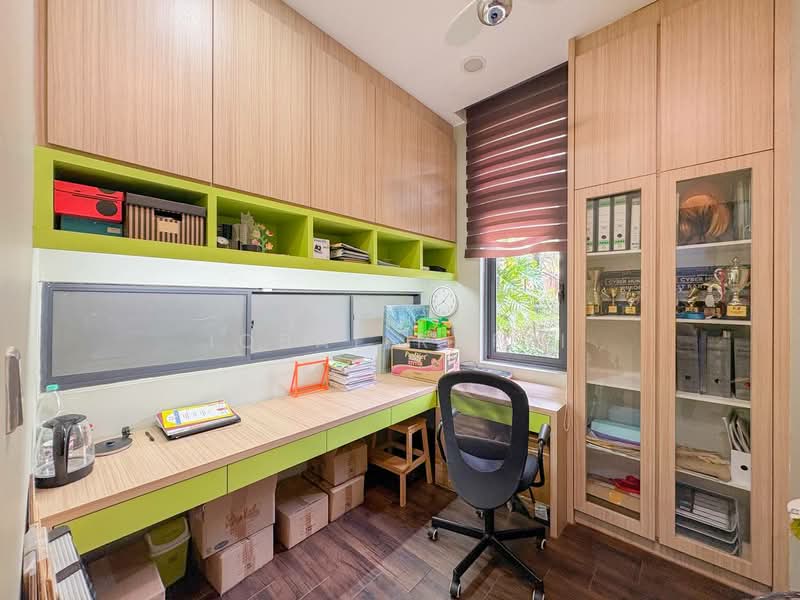 Semi-Detached House for Sale in Seri Kembangan (Selangor) - Iqbal Rafei - Study - PropertyGuru.com.my