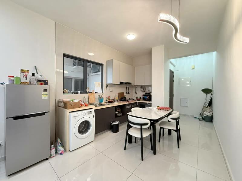 Kondominium untuk Dijual di Bay Point @ Country Garden Danga Bay - Edwin Toh - Kitchen - PropertyGuru.com.my