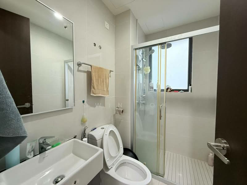 Kondominium untuk Dijual di Bay Point @ Country Garden Danga Bay - Edwin Toh - Bathroom - PropertyGuru.com.my