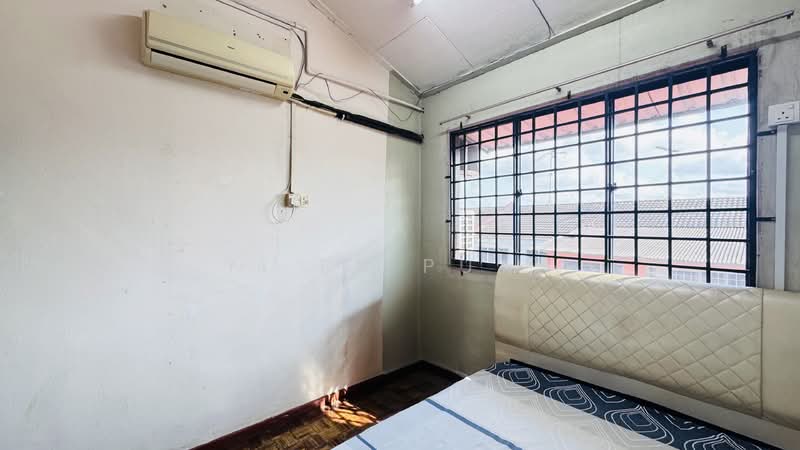 Rumah Teres 2 Tingkat untuk Dijual di Taman Desa Cemerlang (Ulu Tiram) - Yi En Puah - Bedroom - PropertyGuru.com.my