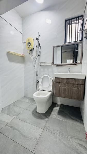 Rumah Teres 2 Tingkat untuk Dijual di Taman Desa Cemerlang (Ulu Tiram) - Yi En Puah - Bathroom - PropertyGuru.com.my