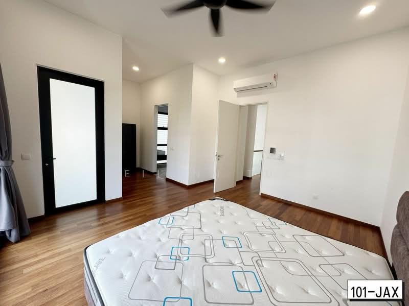 Semi-Detached House for Sale in Setia Alam (Selangor) - Reilynn Tue - Bedroom - PropertyGuru.com.my