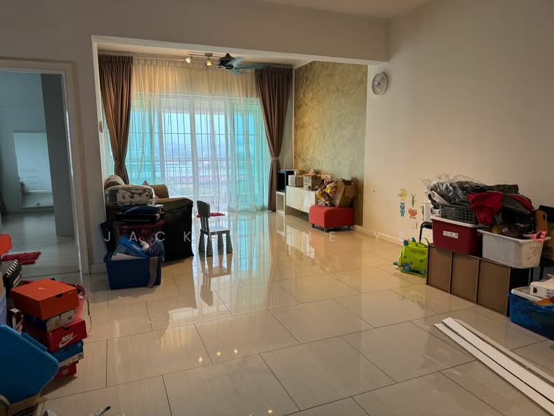 Kondominium untuk Dijual di Sutera Maya - Jackueline Yeo - Living Room - PropertyGuru.com.my