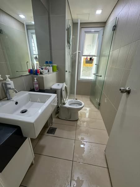 Kondominium untuk Dijual di Sutera Maya - Jackueline Yeo - Bathroom - PropertyGuru.com.my