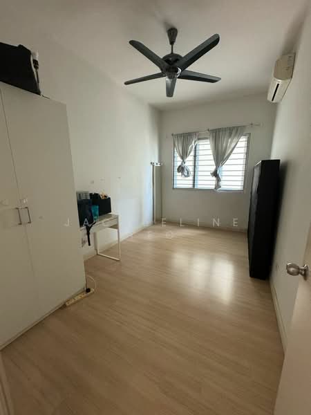 Kondominium untuk Dijual di Sutera Maya - Jackueline Yeo - Bedroom - PropertyGuru.com.my