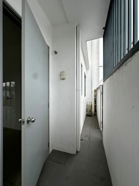 Rumah Teres untuk Disewa di Telok Panglima Garang (Selangor) - Dave KS - Corridor - PropertyGuru.com.my