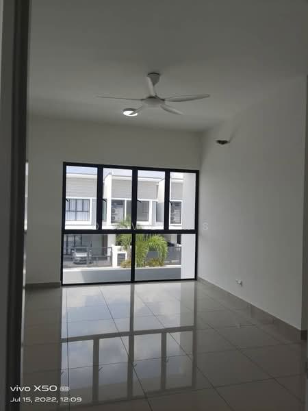 Rumah Teres untuk Disewa di Telok Panglima Garang (Selangor) - Dave KS - Living Room - PropertyGuru.com.my