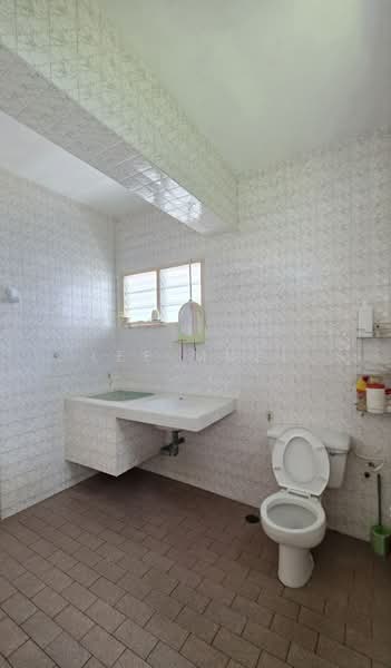 1-storey Terraced House for Sale in Ipoh Garden (Ipoh) - Lee Muzi - Bathroom - PropertyGuru.com.my