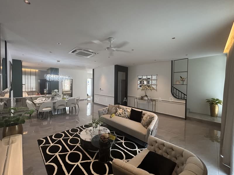 2-storey Terraced House for Sale in Bandar Baru Bangi (Selangor) - Aziani Ahmad - Living Hall - PropertyGuru.com.my