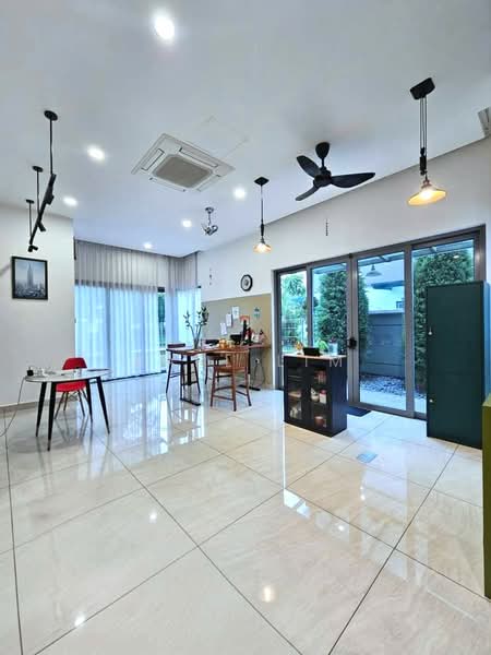 Rumah Berkembar untuk Dijual di Lenang Heights (Johor Bahru) - Karl Lim - Living Room - PropertyGuru.com.my