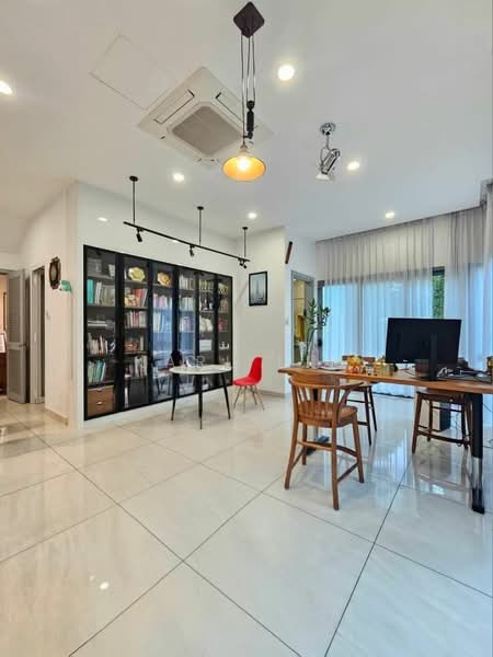 Rumah Berkembar untuk Dijual di Lenang Heights (Johor Bahru) - Karl Lim - Study - PropertyGuru.com.my
