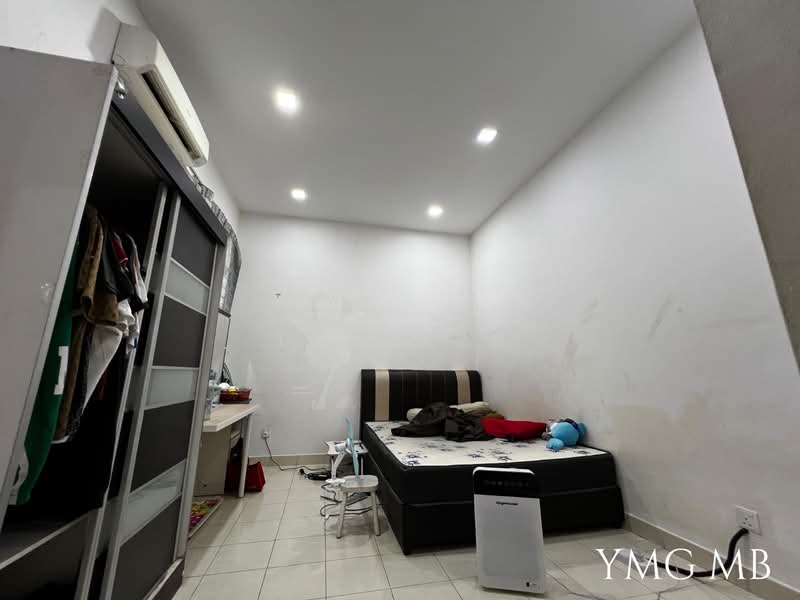 Cluster House for Sale in Taman Aman Perdana (Kapar) - Tom Lee - Bedroom - PropertyGuru.com.my