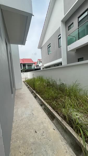 Cluster House for Sale in Taman Mount Austin (Tebrau) - JB Wendy - Exterior - PropertyGuru.com.my
