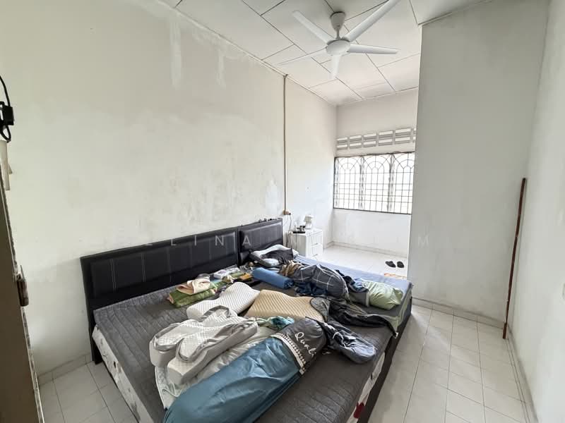2-storey Terraced House for Sale in Batu Pahat (Johor) - Azlina Muslim - Bedroom - PropertyGuru.com.my