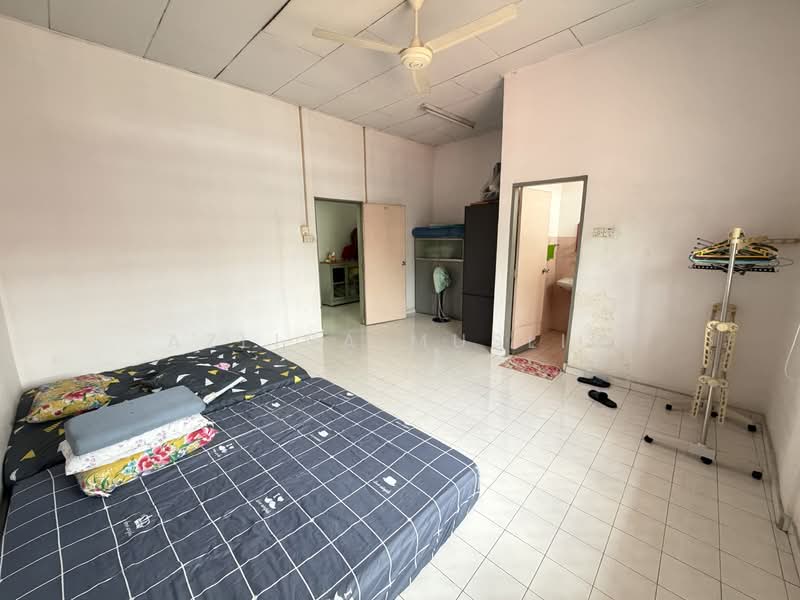 2-storey Terraced House for Sale in Batu Pahat (Johor) - Azlina Muslim - Bedroom - PropertyGuru.com.my