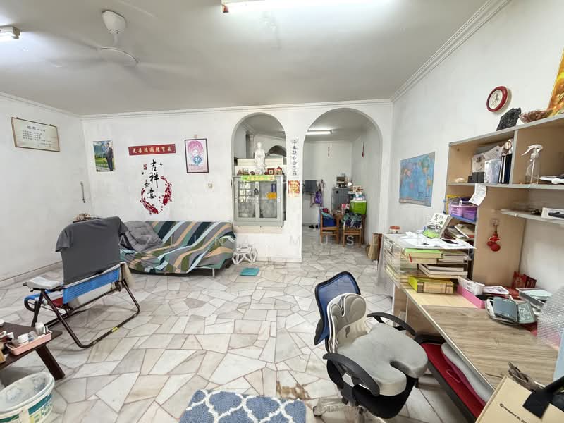 2-storey Terraced House for Sale in Batu Pahat (Johor) - Azlina Muslim - Living Room - PropertyGuru.com.my