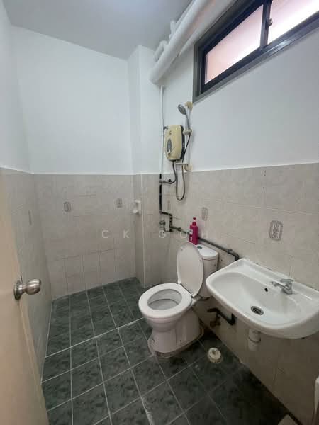 Rumah Teres 2 Tingkat untuk Disewa di Sungai Ara (Penang) - CK Goh - Bathroom - PropertyGuru.com.my