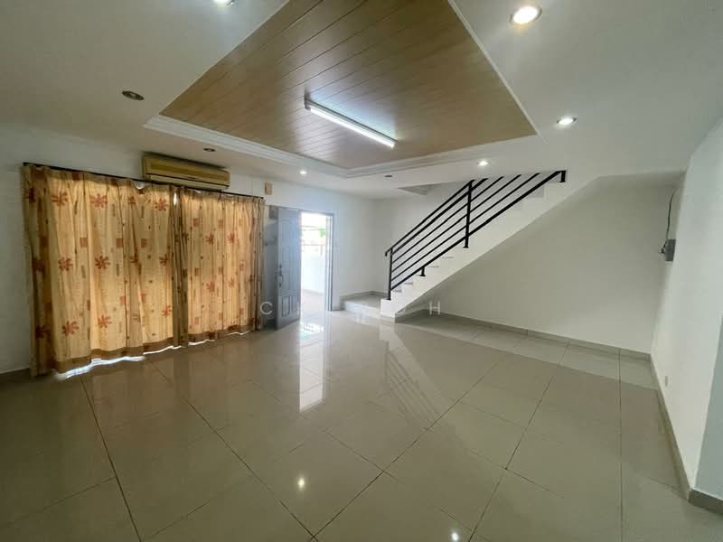 Rumah Teres 2 Tingkat untuk Disewa di Sungai Ara (Penang) - CK Goh - Living Room - PropertyGuru.com.my