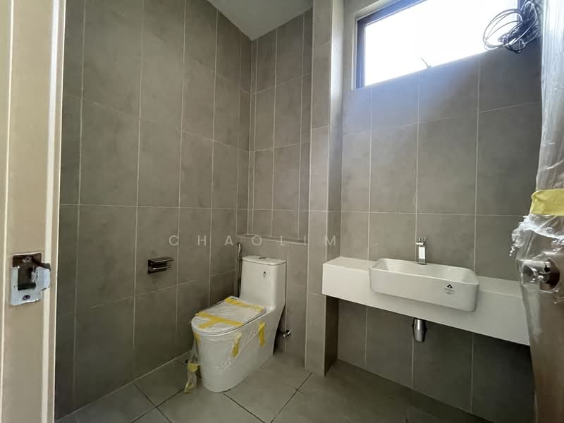 2-storey Terraced House for Sale in Bandar Kinrara Seksyen 8 (Bandar Kinrara) - ChaoLim . - Bathroom - PropertyGuru.com.my