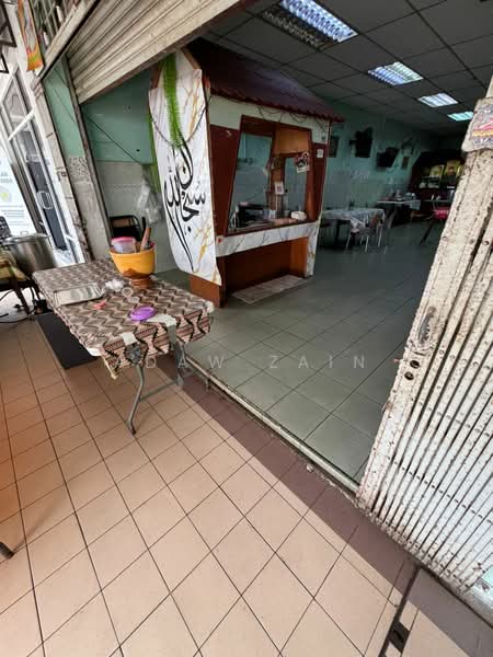 Shop / Office for Rent in Seksyen 13 (Shah Alam) - Adaw Zain - Entrance - PropertyGuru.com.my