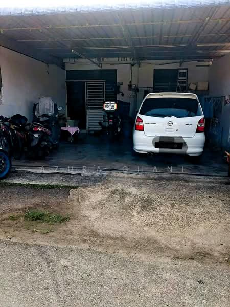 Rumah Teres 1 Tingkat untuk Dijual di Padang Serai (Kedah) - Azura Ghani - Car Park - PropertyGuru.com.my