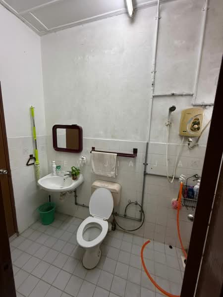 Rumah Teres 2 Tingkat untuk Dijual di Bandar Baru Permas Jaya (Permas Jaya) - Chew Jia Jia - Bathroom - PropertyGuru.com.my