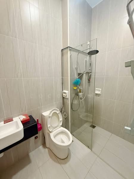 Rumah Teres untuk Dijual di Johor Bahru (Johor) - Coco Feng Lily - Bathroom - PropertyGuru.com.my