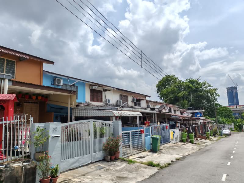 2-storey Terraced House for Sale in Sri Petaling (Kuala Lumpur) - Jeno Poon - Exterior - PropertyGuru.com.my
