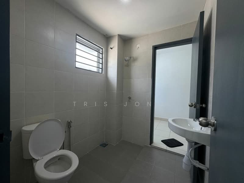 Terraced House for Sale in Rawang (Selangor) - Tris Jong - Bathroom - PropertyGuru.com.my