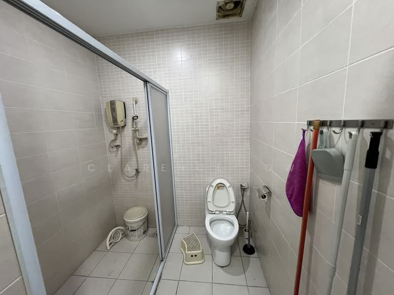 Semi-Detached House for Sale in Tampoi (Johor) - Clarence Low - Bathroom - PropertyGuru.com.my