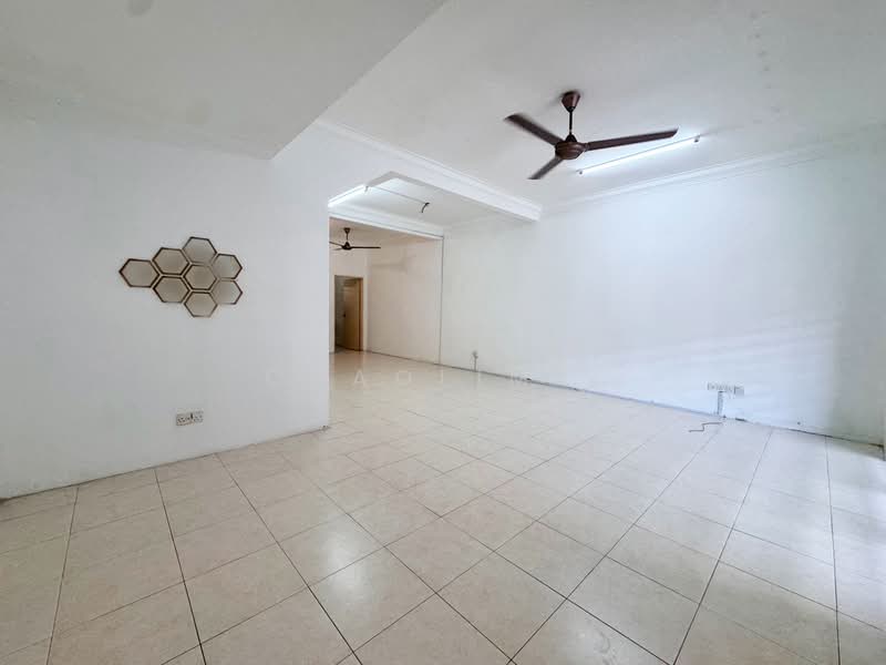 Rumah Banglo untuk Dijual di Bandar Sungai Long (Selangor) - ChaoLim . - Living Room - PropertyGuru.com.my