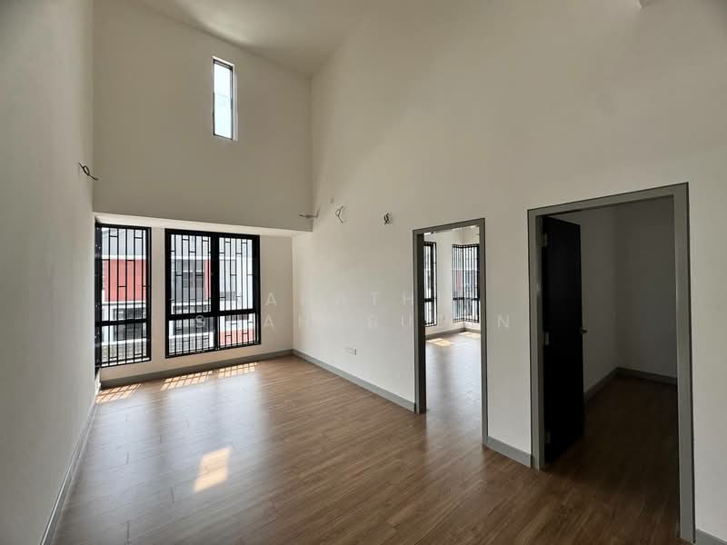 2-storey Terraced House for Sale in Elmina (Shah Alam) - Nahathir Shahabudin - Living Room - PropertyGuru.com.my
