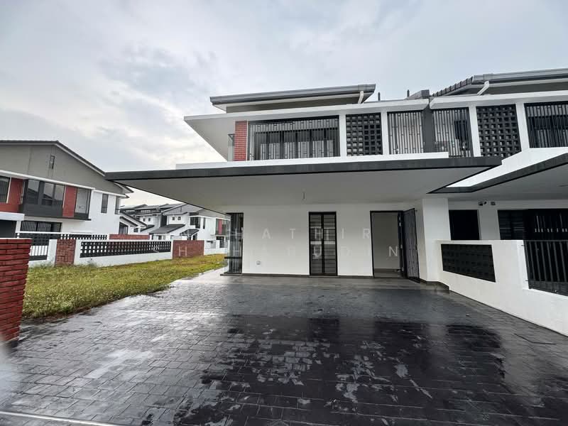 2-storey Terraced House for Sale in Elmina (Shah Alam) - Nahathir Shahabudin - Exterior - PropertyGuru.com.my