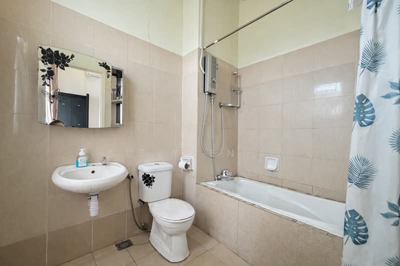 Pangsapuri untuk Dijual di Rivercity Condominium - Sie Yuen Li - Bathroom - PropertyGuru.com.my