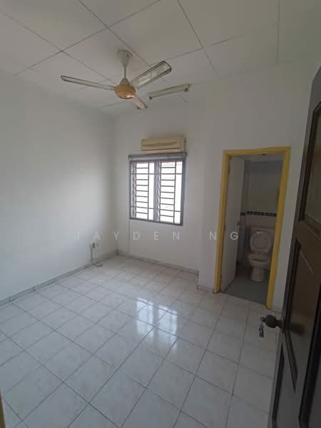 2-storey Terraced House for Sale in Taman Mutiara Rini (Skudai) - Jayden Ng - Bathroom - PropertyGuru.com.my