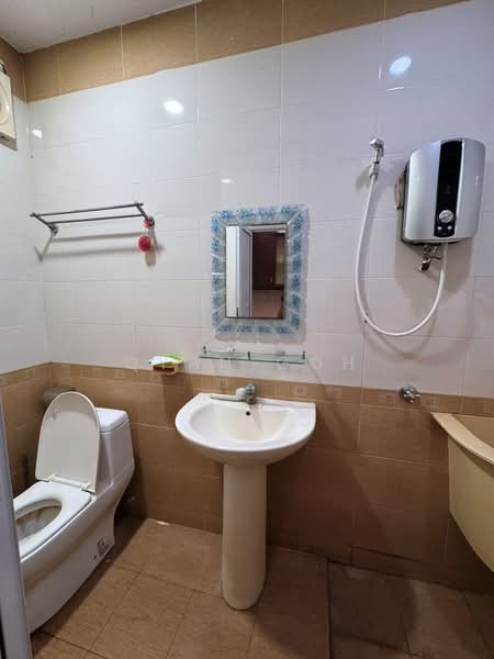 2-storey Terraced House for Sale in Taman Desa Green (Jelutong) - Qyan Goh - Bathroom - PropertyGuru.com.my