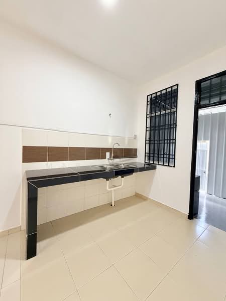 Rumah Teres 1 Tingkat untuk Dijual di Bandar Seri Impian (Kluang) - Marcus Tey - Kitchen - PropertyGuru.com.my