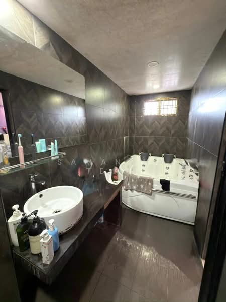 Rumah Teres 2 Tingkat untuk Dijual di Bandar Tiram (Ulu Tiram) - Samantha Teng - Bathroom - PropertyGuru.com.my