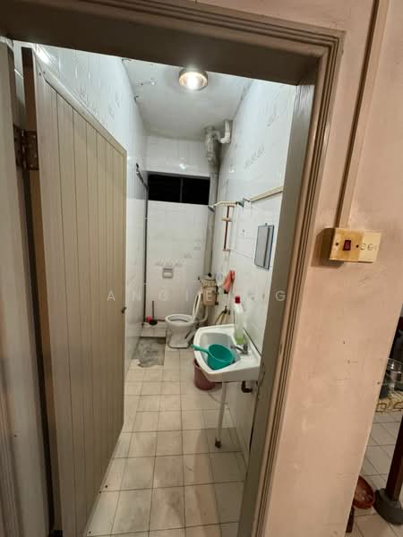 Apartment for Sale at Kenanga Mewah Apartment - Angie Ng - Bathroom - PropertyGuru.com.my