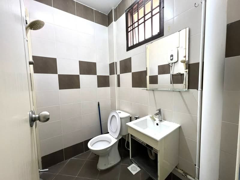 Apartment for Sale at Villa Bestari Apartment - Tommy Tai - Bathroom - PropertyGuru.com.my