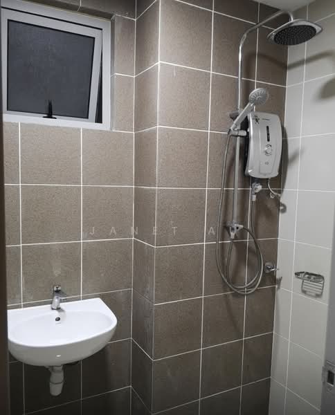 Servis Apartment untuk Disewa di Park @ One South - Janet Au - Bathroom - PropertyGuru.com.my