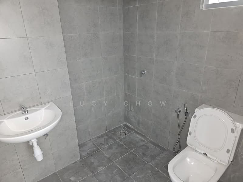 2-storey Terraced House for Sale in Bandar Gamuda Gardens (Rawang) - Lucy Chow - Bathroom - PropertyGuru.com.my