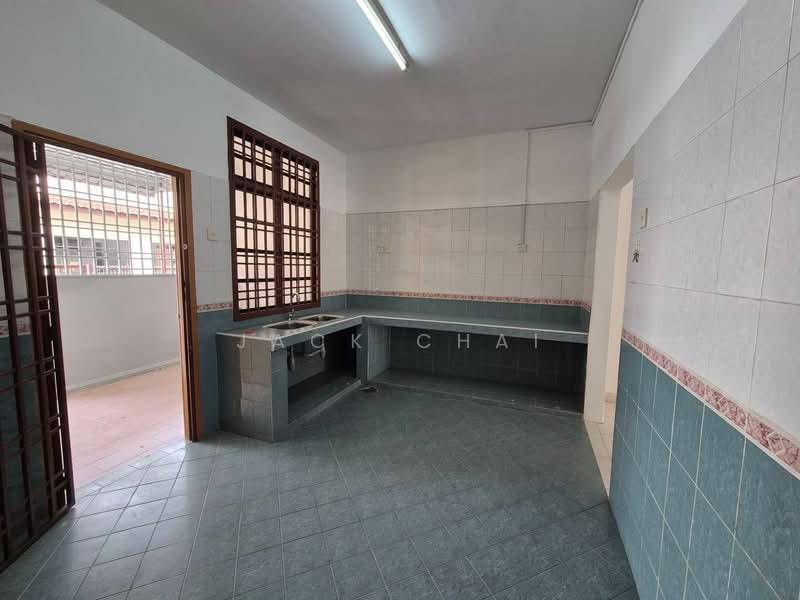 2-storey Terraced House for Sale in Taman Tampoi Indah (Tampoi) - Jack Chai - Kitchen - PropertyGuru.com.my