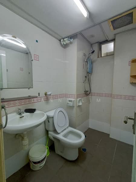 Kondominium untuk Disewa di Villa Emas - Danny Lim - Bathroom - PropertyGuru.com.my