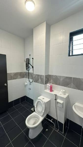 Rumah Teres 2 Tingkat untuk Disewa di Johor Bahru (Johor) - Alfred Yap - Bathroom - PropertyGuru.com.my