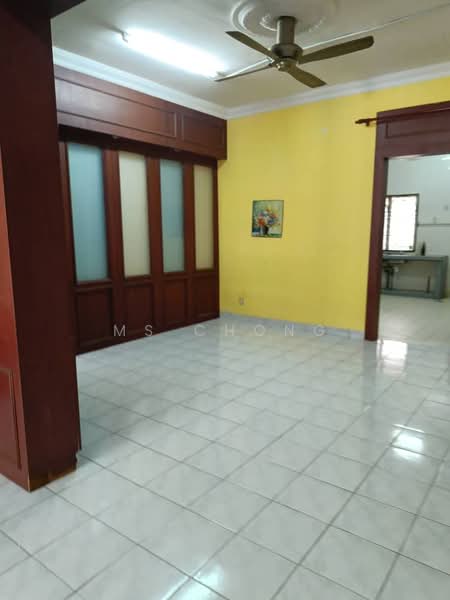 2-storey Terraced House for Rent in Seksyen U5 (Shah Alam) - MS Chong - Living Room - PropertyGuru.com.my