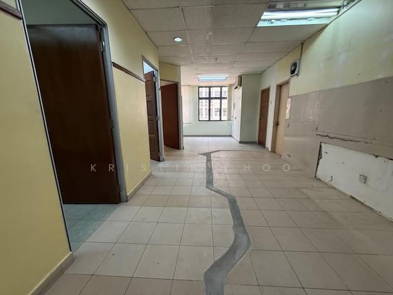 Office for Sale in Petaling Jaya (Selangor) - Kristin Choo - Corridor - PropertyGuru.com.my