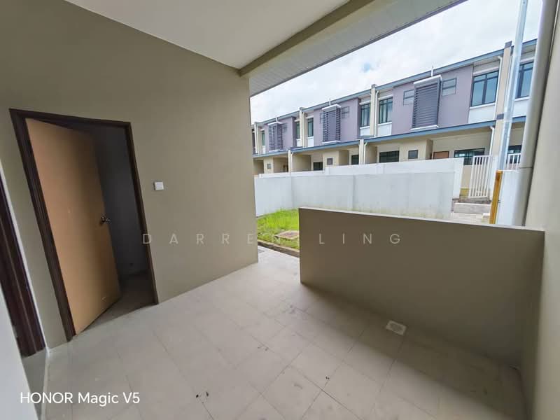 Rumah Teres 2 Tingkat untuk Dijual di City Garden (Samarahan) - Darren Ling - Exterior - PropertyGuru.com.my