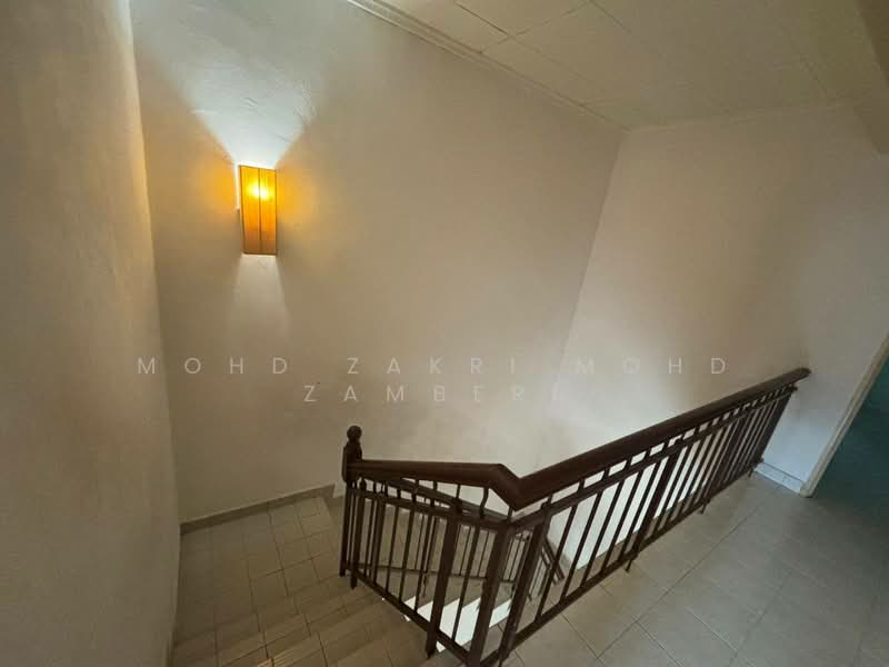 Rumah Teres untuk Dijual di Taman Bukit Subang (Shah Alam) - Mohd Zakri Mohd Zamberi - Corridor - PropertyGuru.com.my