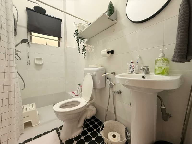 Rumah Berkembar untuk Dijual di Rawang (Selangor) - Tris Jong - Bathroom - PropertyGuru.com.my